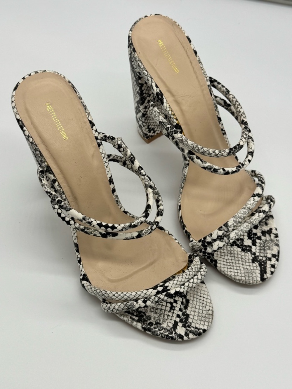 Pretty Little Thing feaux Snake skin Toe Mules Sz7 Ws10